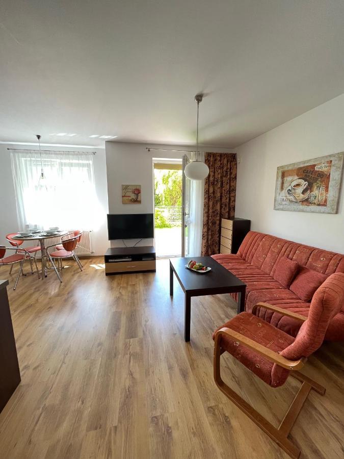 Apartament Z Garazem I Ogrodem Колобжег Екстериор снимка