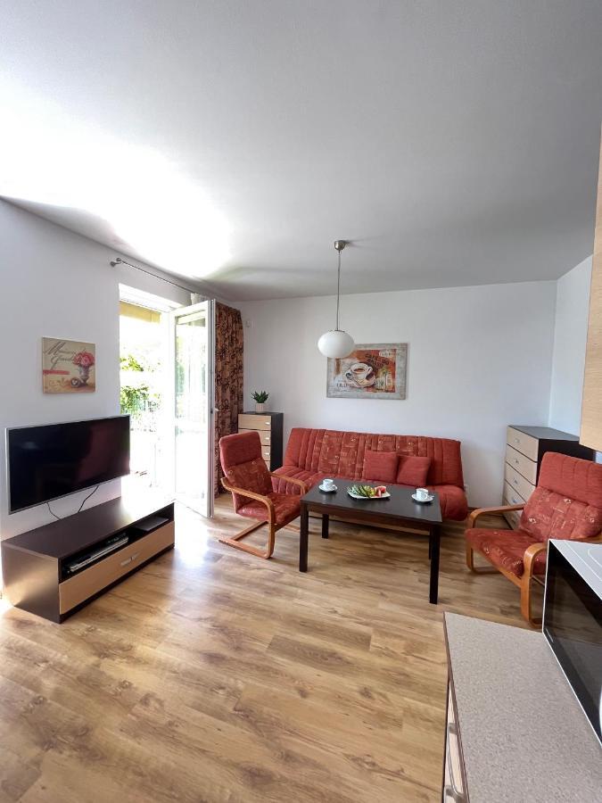 Apartament Z Garazem I Ogrodem Колобжег Екстериор снимка