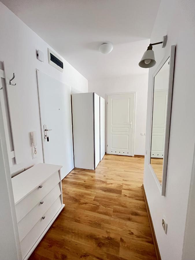 Apartament Z Garazem I Ogrodem Колобжег Екстериор снимка
