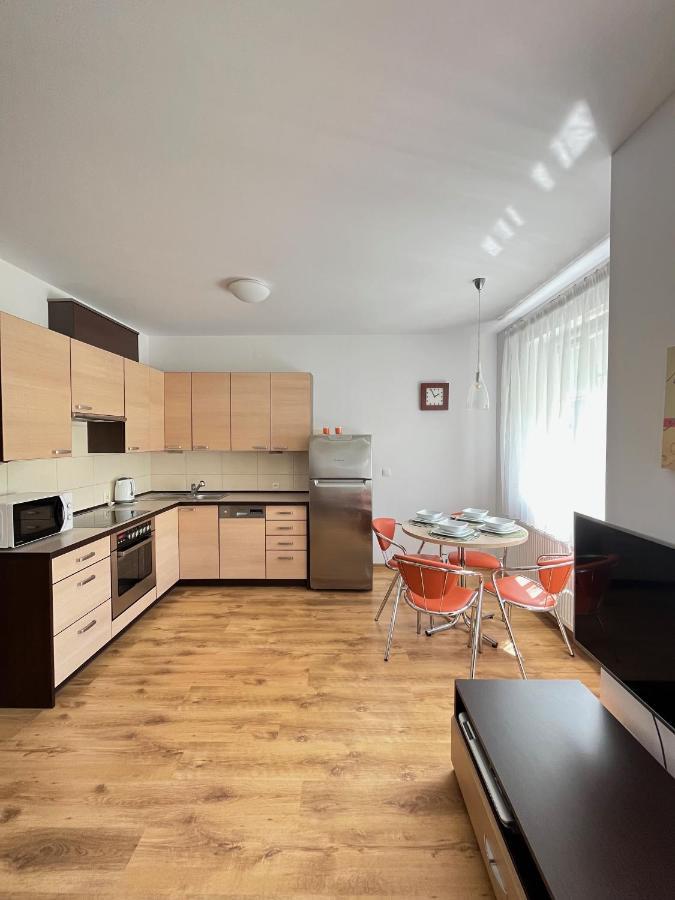 Apartament Z Garazem I Ogrodem Колобжег Екстериор снимка