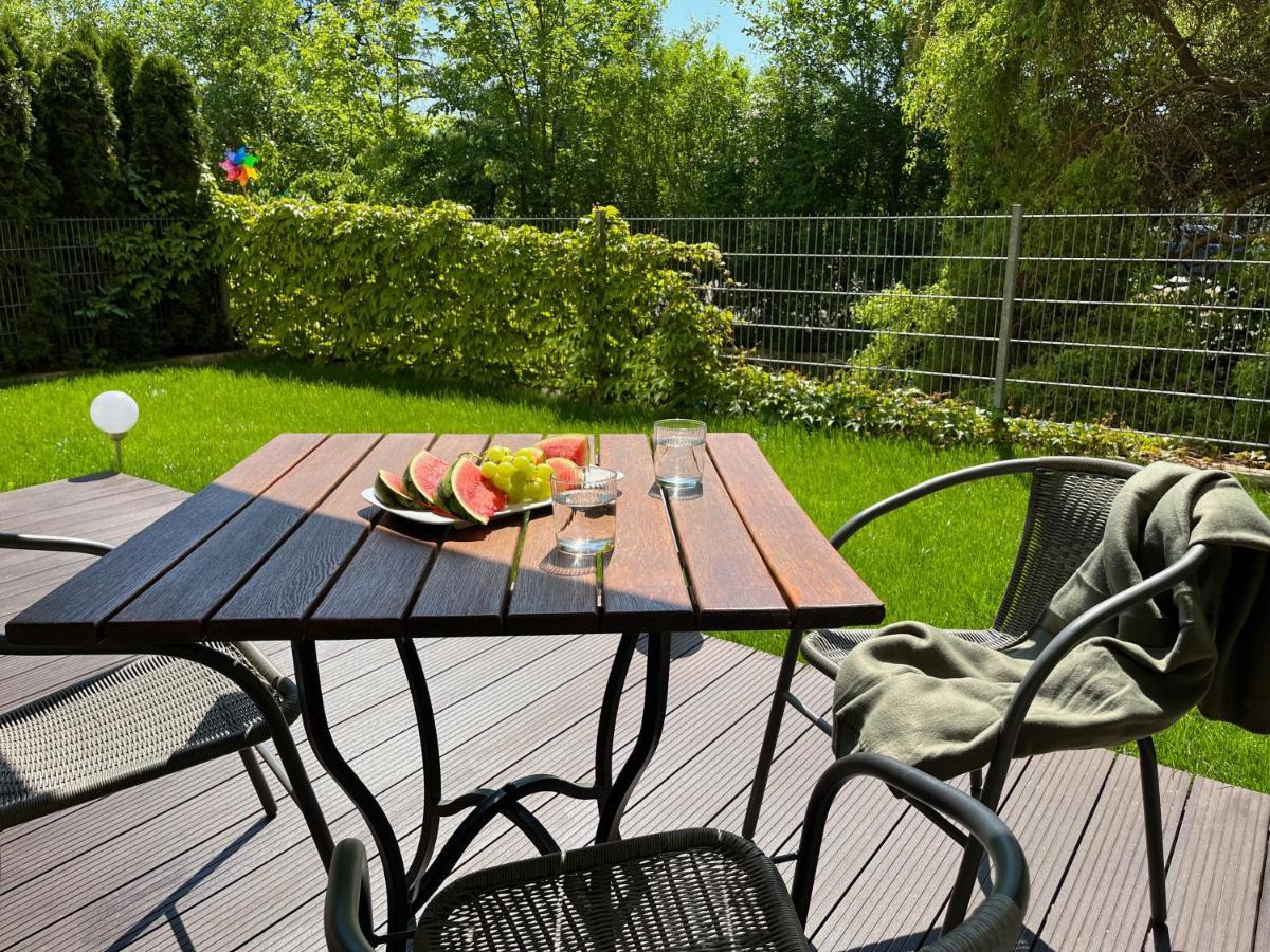 Apartament Z Garazem I Ogrodem Колобжег Екстериор снимка