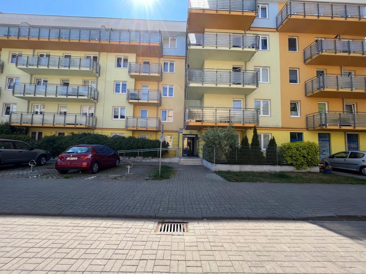 Apartament Z Garazem I Ogrodem Колобжег Екстериор снимка