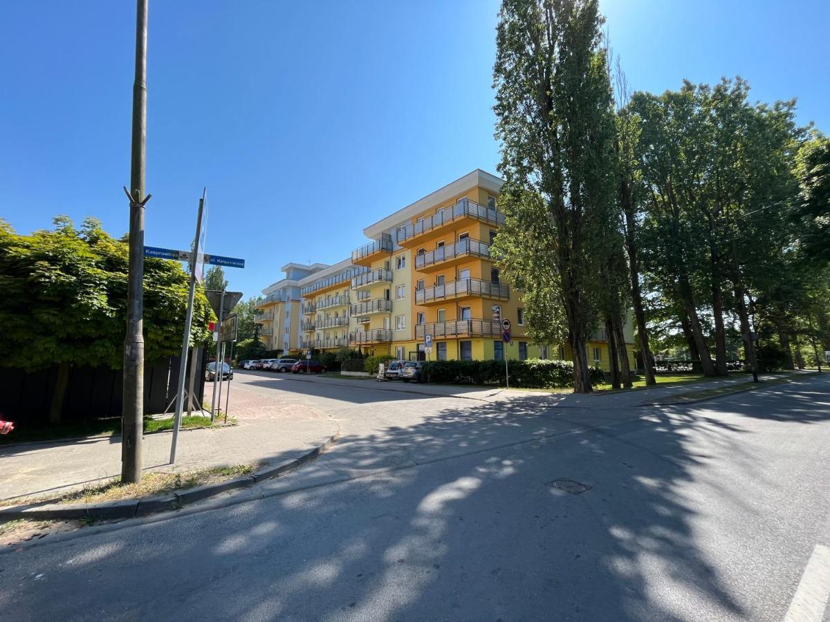 Apartament Z Garazem I Ogrodem Колобжег Екстериор снимка